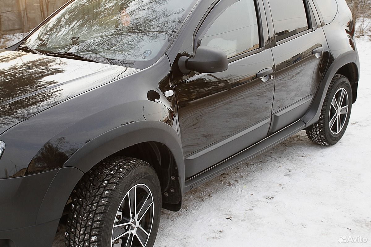 Молдинги на двери Renault Duster
