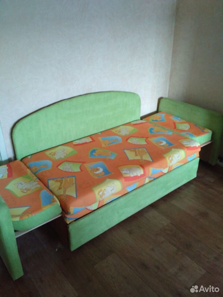 Диван