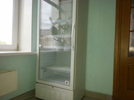Холодильник - витрина Атлант