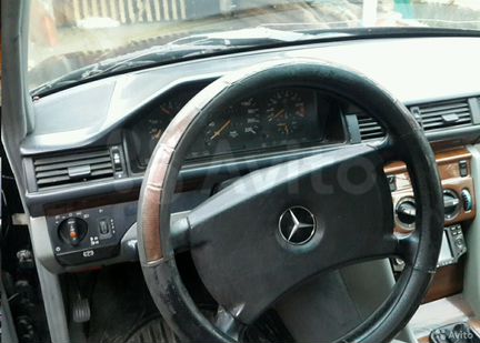 Mercedes-Benz W124 2.3 МТ, 1990, седан