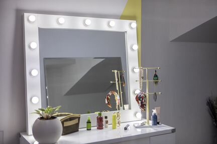 Зеркало с лампочками гримерное настольное новое