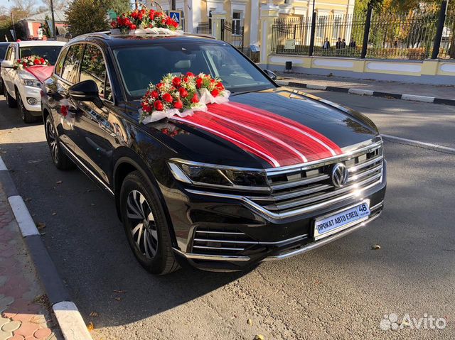 Свадебные украшения на автомобиль