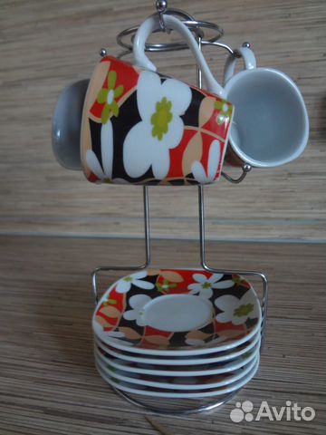 Кофейный набор - 5 чашечек и 5 блюдцев на подставк
