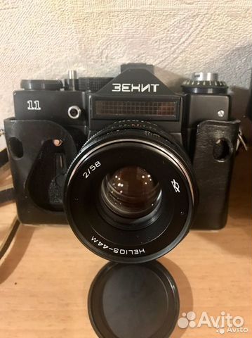 Зеркальный фотоаппарат 