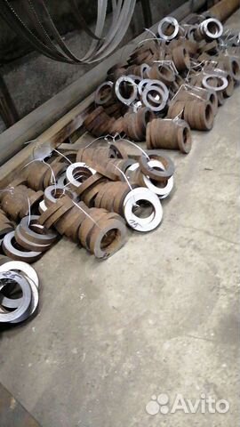 Резка металла на ленточной пиле