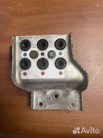 Audi A8 D3 блок клапанов подвески