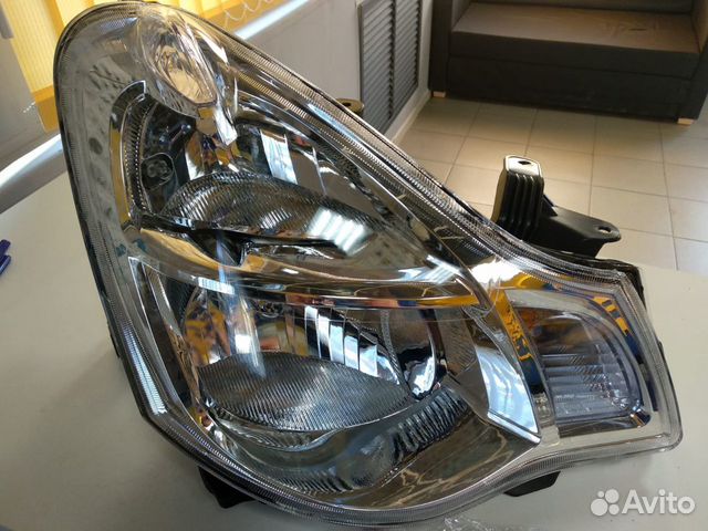 Фара перед Nissan Almera g15