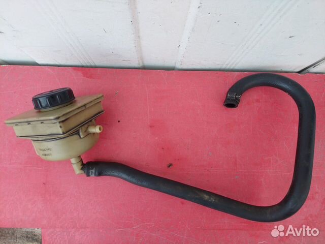 Бачок гидроусилителя руля Volvo 460