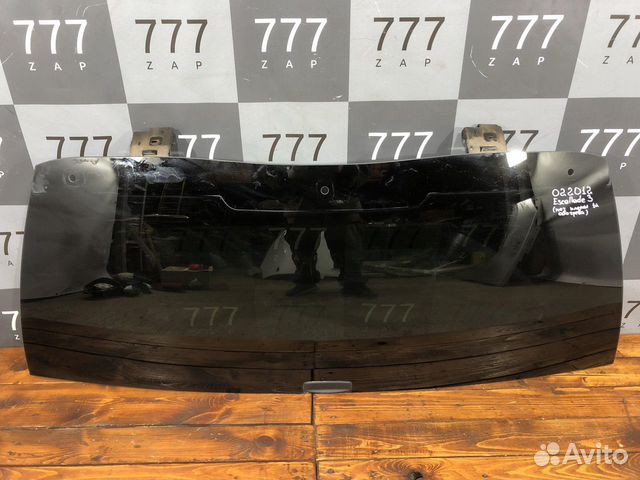 Стекло заднее крышки багажника Escalade 3 06-14 Б