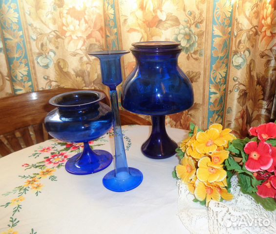 Коллекционные подсвечник, вазы- синее стекло— фотография №1