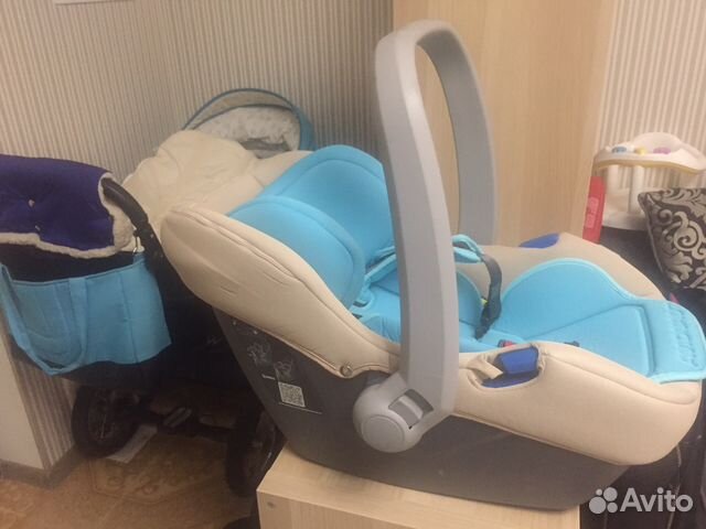 Автомобильное кресло Автомобильное кресло