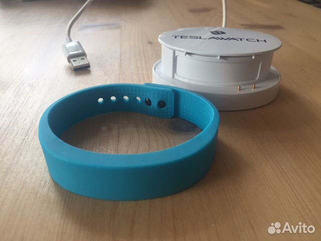 Смарт / фитнес браслет Tesla Watch Смарт / фитнес браслет Tesla Watch