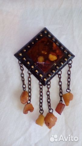 Янтарная винтажная брошь. Бижутерия Камея