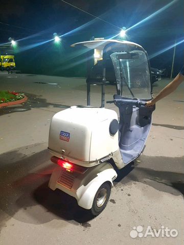 Скутер Honda Gyro Canopy (трехколесный) Скутер Honda Gyro Canopy (трехколесный)