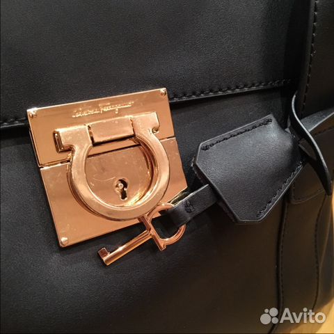Сумка новая Ferragamo Сумка новая Ferragamo