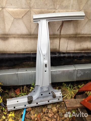 Стойка центральная Hyundai Grand Santa Fe с 2013