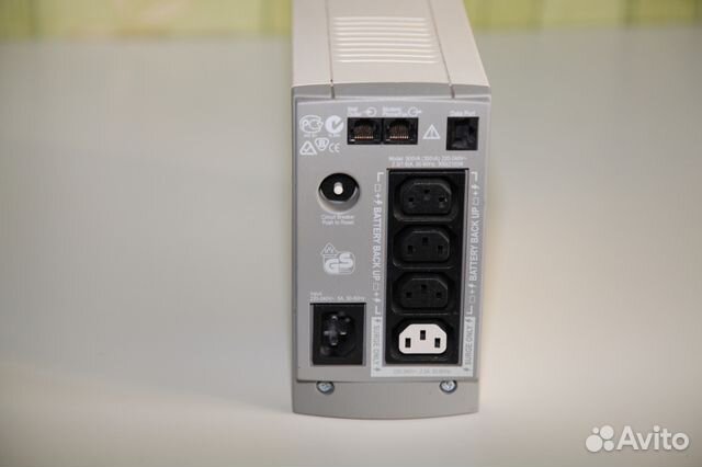 Источник бесперебойного питания APC back UPS