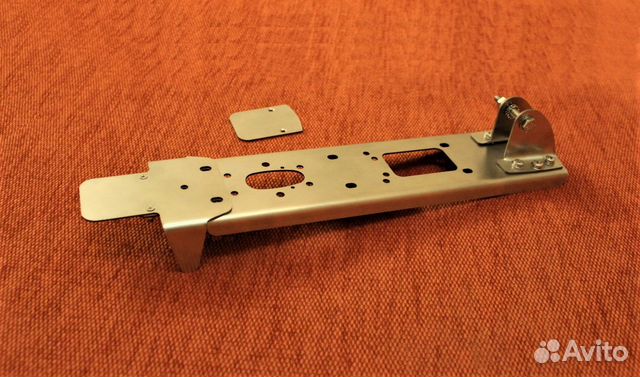 Пластина крепления датчика эхолота Lowrance Garmin