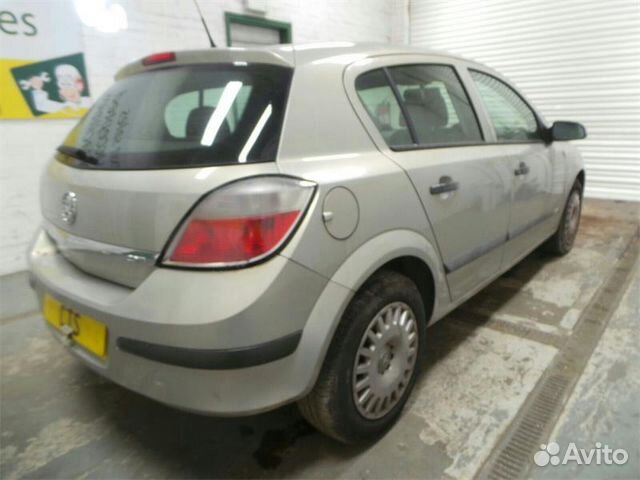 В разборе opel astra H 2006