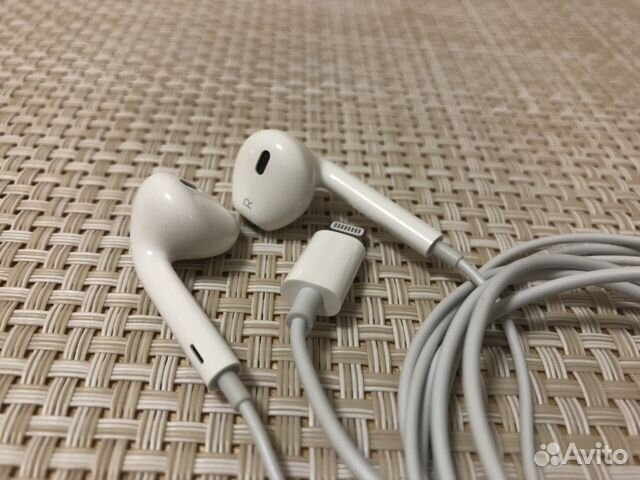 Наушники iPhone