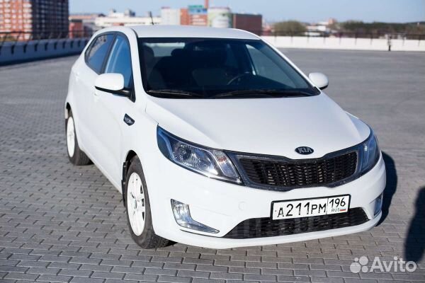 Бампер передний Kia Rio 2011 белый оригинал Бампер передний Kia Rio 2011 белый оригинал