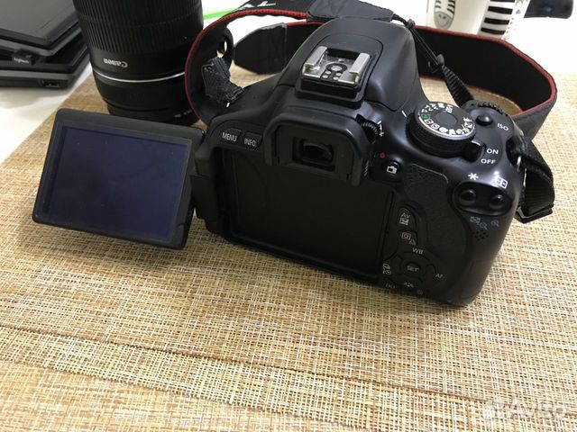 Зеркальный фотоаппарат Canon 600d kit EF-S 18-135