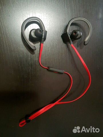 Беспроводные наушники Powerbeats