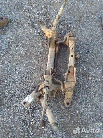 Подрамник задний на Toyota Rav-4