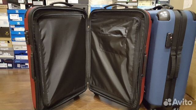 Чемодан Eastpak Tranzshell M новый