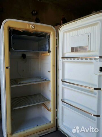 Холодильник в рабочем состоянии, 1960-х гг. выпуск
