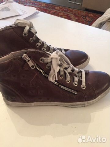 Новые женские ботинки