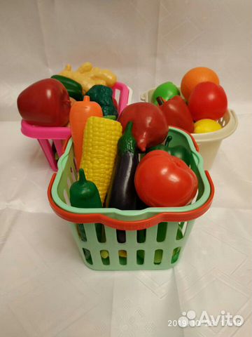 Игрушечные фрукты и овощи