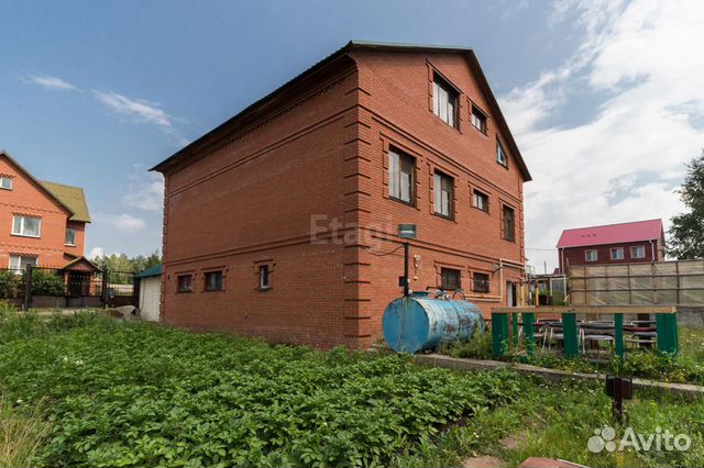 Коттедж 374.2 м² на участке 13 сот.