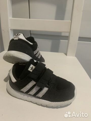Кроссовки adidas Кроссовки adidas