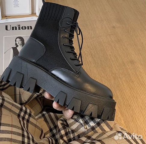 Ботинки чёрные на тракторной подошве