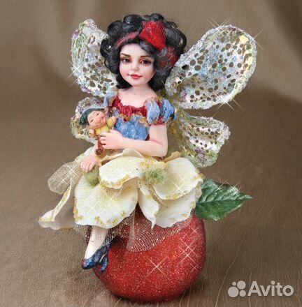 Коллекционная кукла из смолы