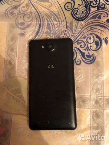 Телефон ZTE