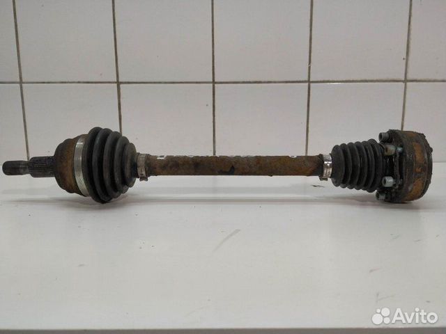 Полуось левая МКПП 1J0407271Q VW Golf IV/Bora 1997