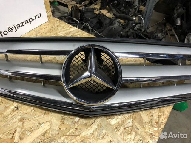 Решетка радиатора Mercedes C200 W204 M271 2007 Решетка радиатора Mercedes C200 W204 M271 2007