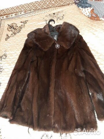 Шуба норковая с капюшоном из цельного меха Шуба норковая с капюшоном из цельного меха
