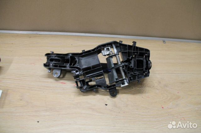 Ручка двери нaружная задняя правая Volkswagen Tigu Ручка двери нaружная задняя правая Volkswagen Tigu