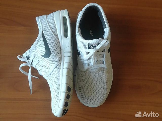 Кроссовки Nike (оригинал) 40 р Кроссовки Nike (оригинал) 40 р