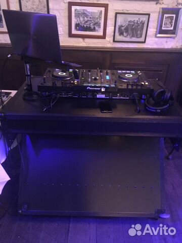 Кейс-стол 12inch Z-style DJ Table Night Line Short Кейс-стол 12inch Z-style DJ Table Night Line Short