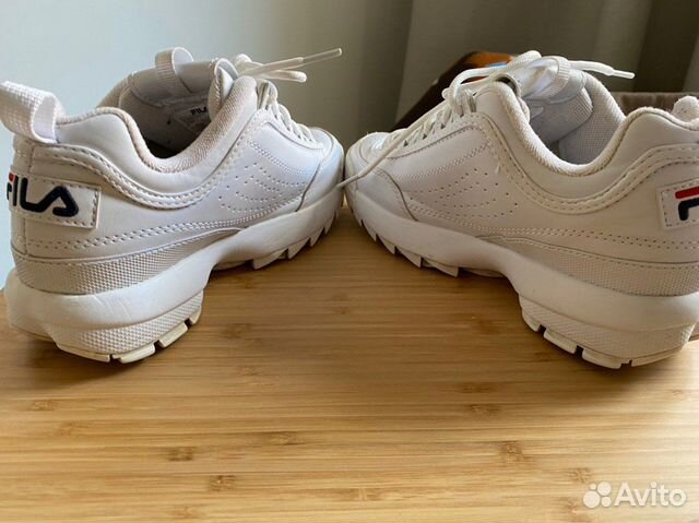 Белые кроссовки fila