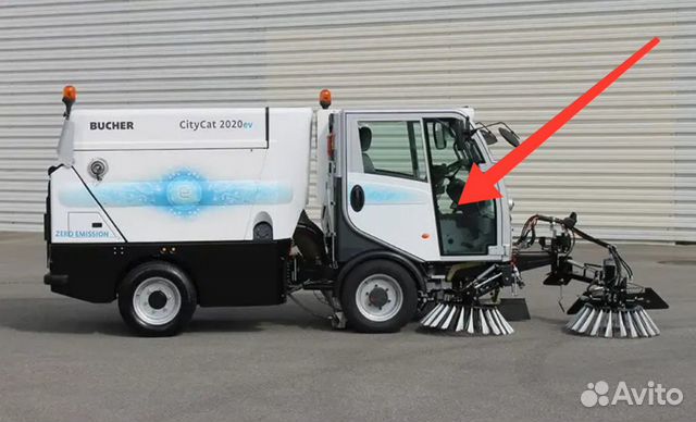 Стекло дверное правое для Bucher CityCat2020 Стекло дверное правое для Bucher CityCat2020