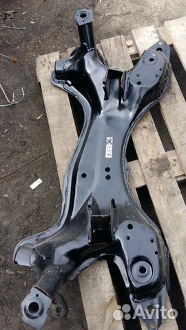 Подрамник передний балка поперечная RAV 4 с 2000г