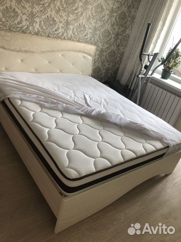 Кровать с матрасом Кровать с матрасом