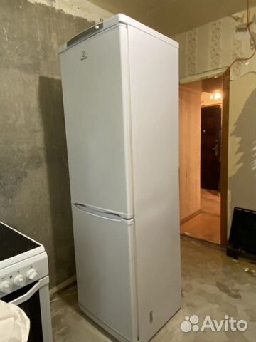 Холодильник б/у indesit