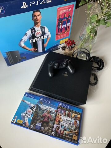 Sony PS4 PRO 1 TB + диски