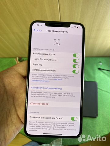 Витринный iPhone XS Max 64 на гарантии золото